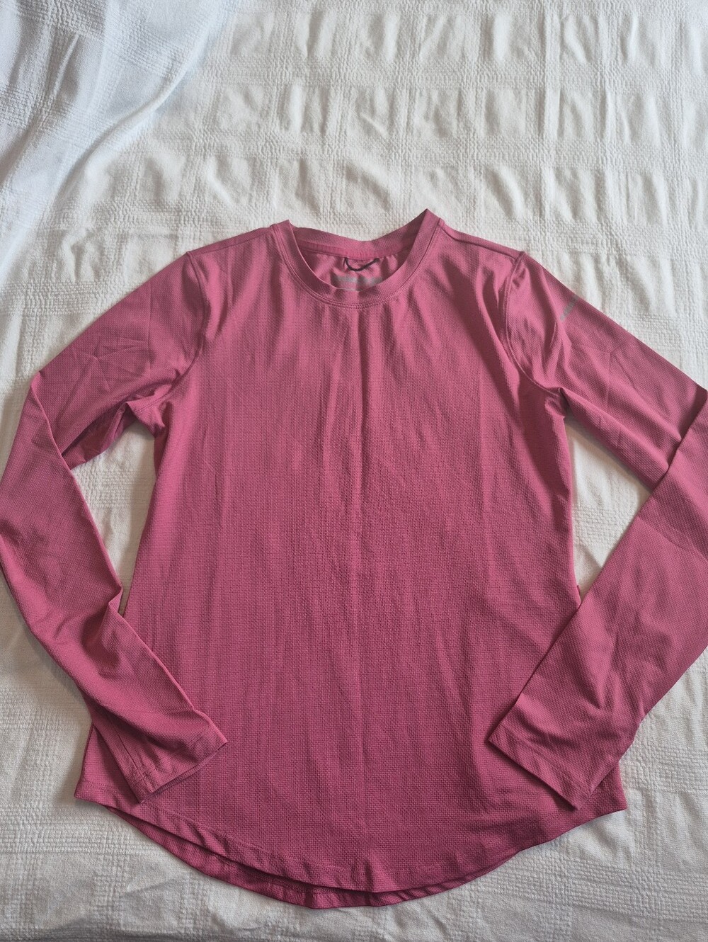 Avalanche women's Large long sleeve pink shirt, side seam zip pocket EUC
